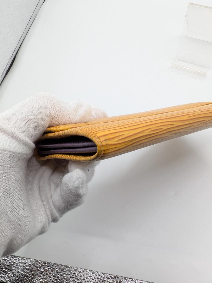 ルイヴィトン ポルトフォイユサラ エピ タッシリイエロー 0IN