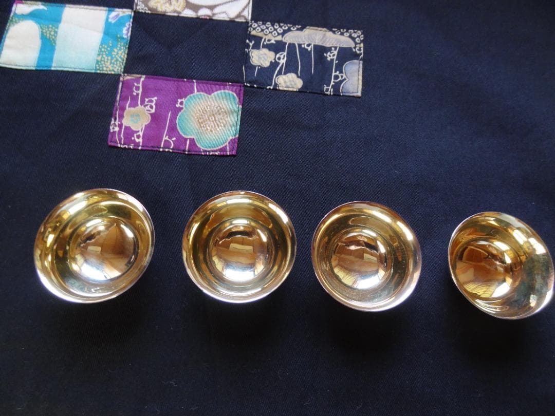 銀杯　純銀盃　純銀刻印　鎚目他　お猪口　4個　重量約67ｇ