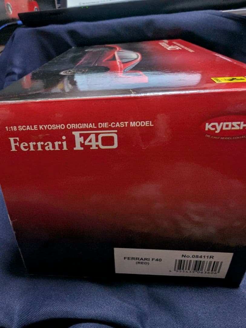 京商　Ferrari F40 1/18　スケールモデル(RED)08411R