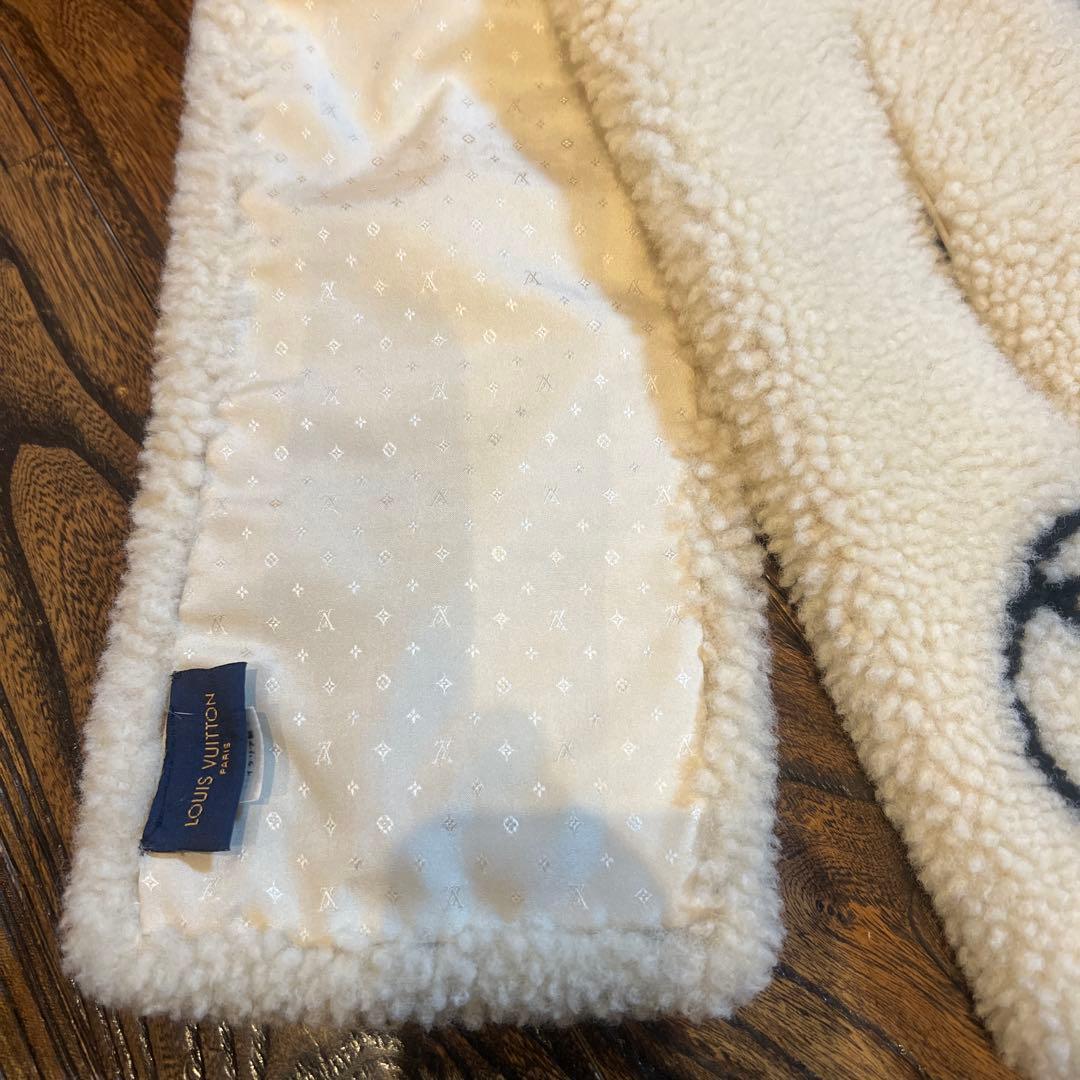 LOUIS VUITTON（ルイヴィトン）エシャルプ シャーリングラム マフラー