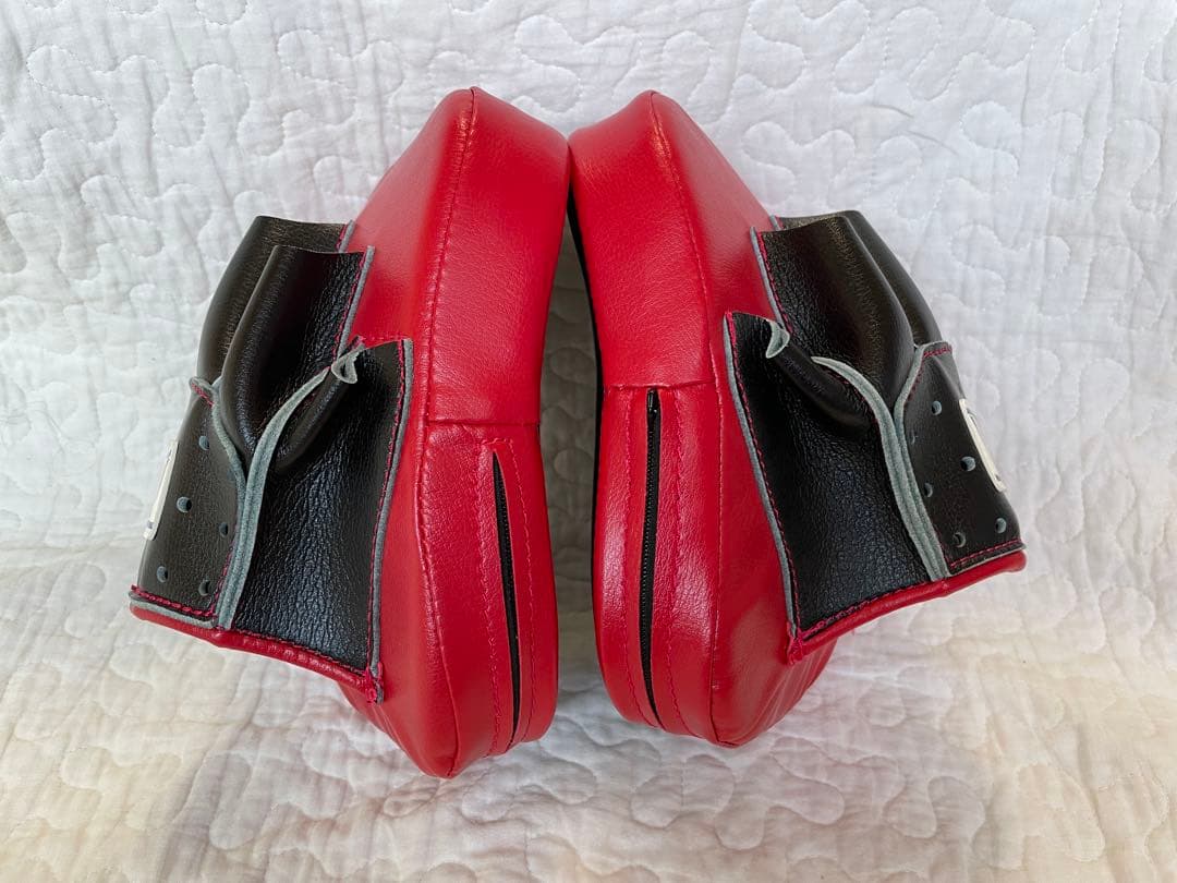 新品ウィニンニグ　ミット 赤/黒