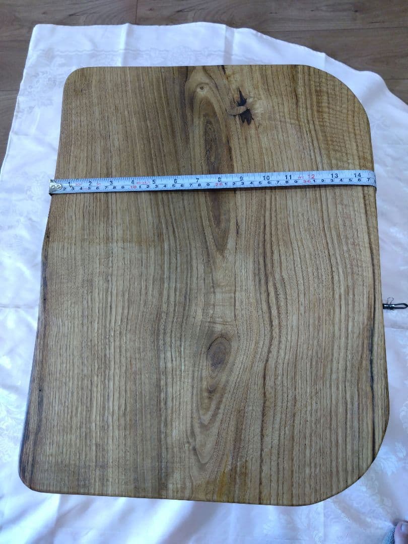 栗の木の椅子➕️カッティングボードのセット　ねこさんになります❕