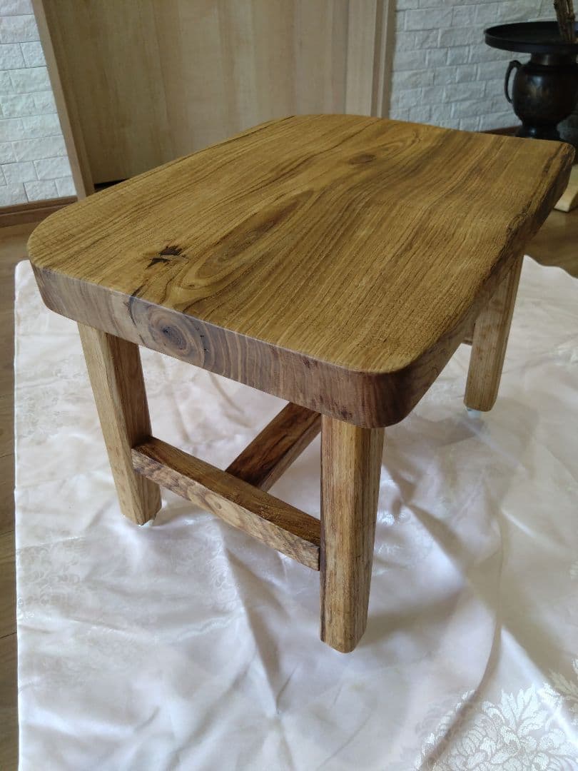 栗の木の椅子➕️カッティングボードのセット　ねこさんになります❕