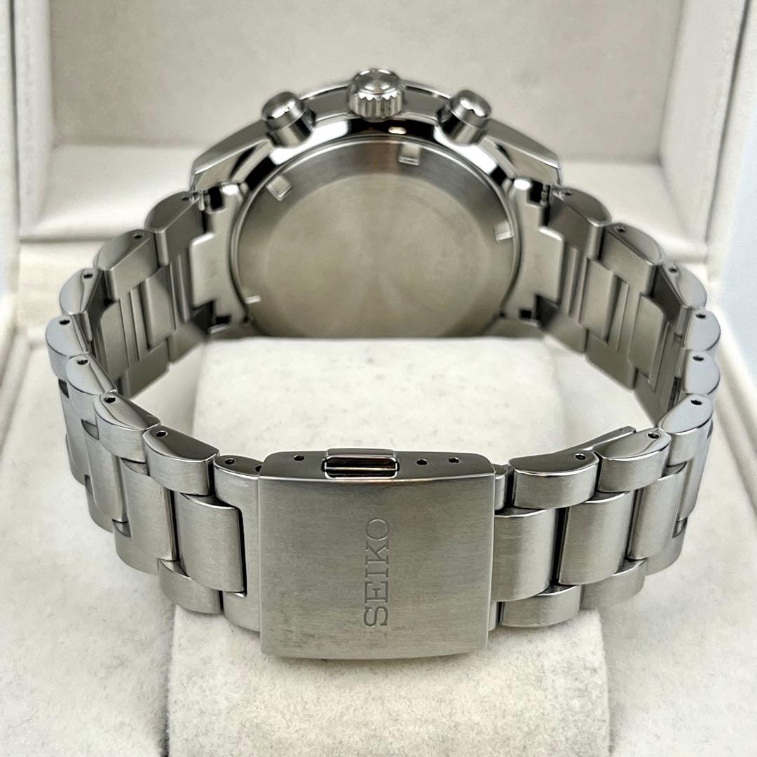 SEIKO　【専用箱付】　【美品】　【希少カラー】　【大人気】　【クロノグラフ】