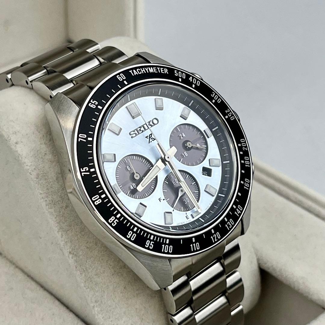 SEIKO　【専用箱付】　【美品】　【希少カラー】　【大人気】　【クロノグラフ】