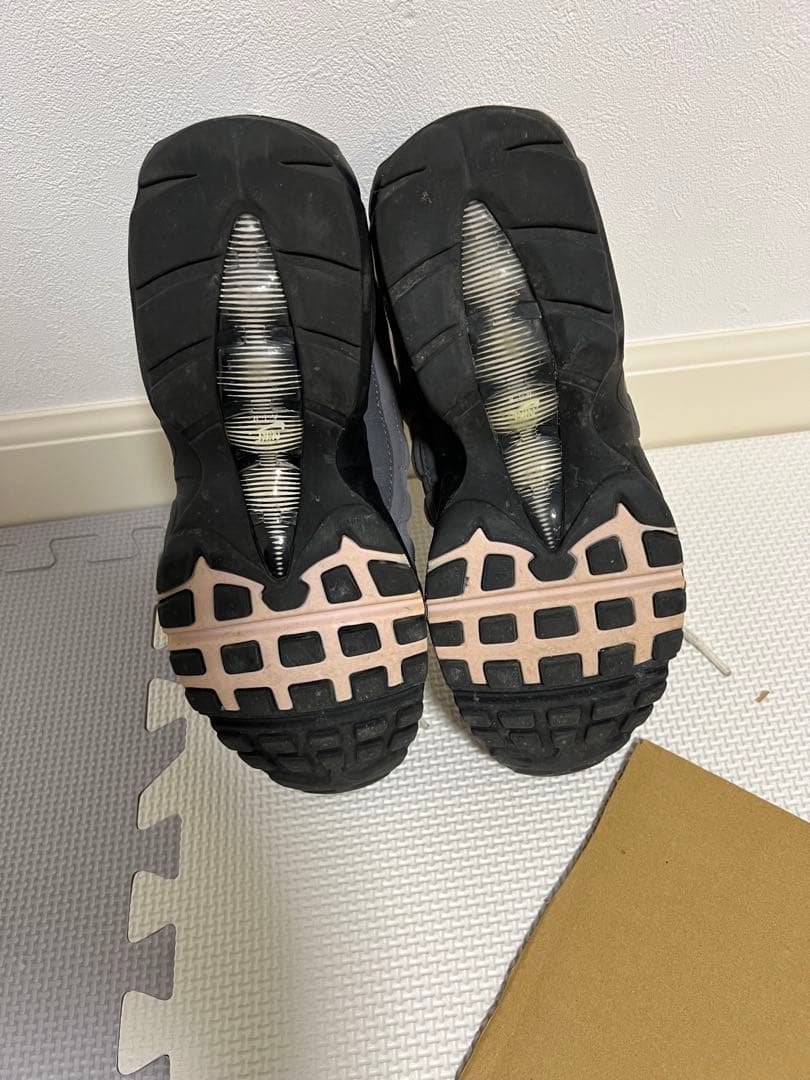 Nike Air Max 95 グレー/ピンク