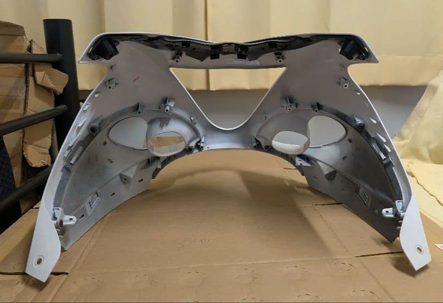 スズキ 隼 2012年 ホワイト アッパーカウル