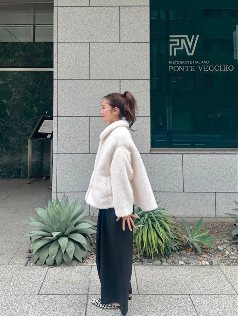 ♡新品未使用♡hyeon ヘヨン　テッドケープ　ホワイトM