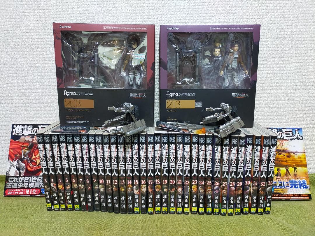 進撃の巨人　コミック全34巻、フィギュア