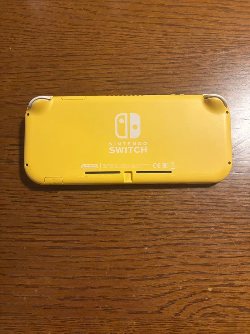 Nintendo switch lite イエロー　箱・アダプター付き
