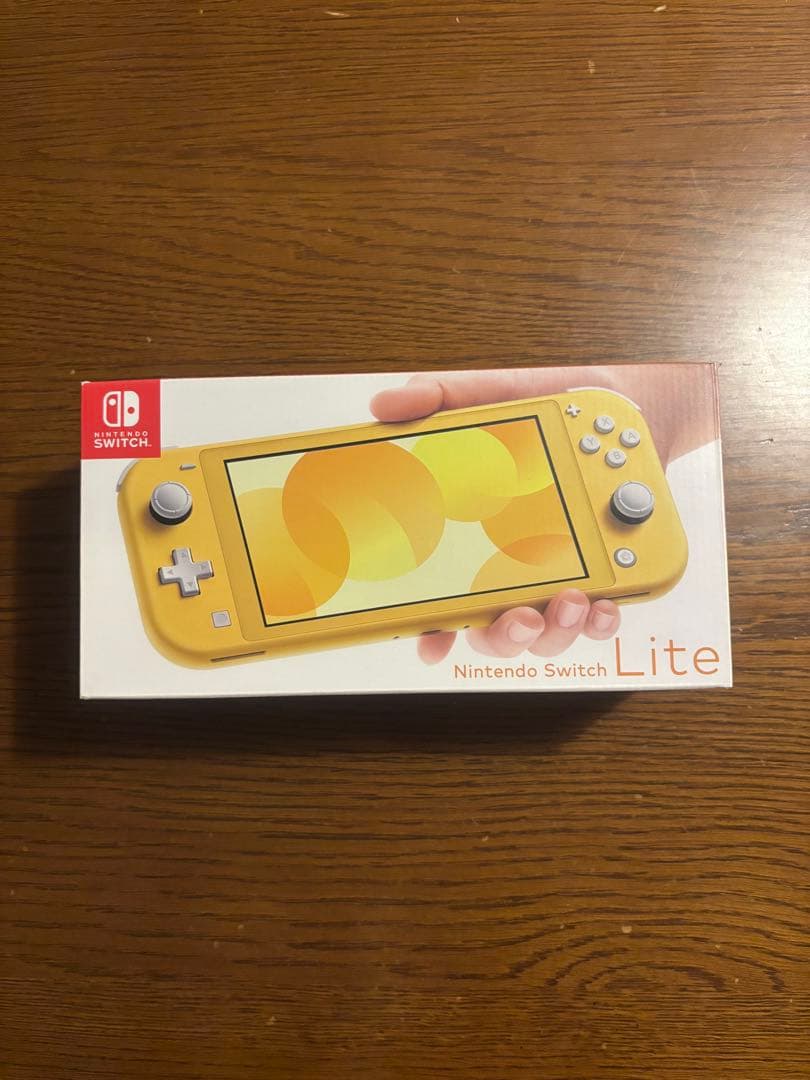 Nintendo switch lite イエロー　箱・アダプター付き