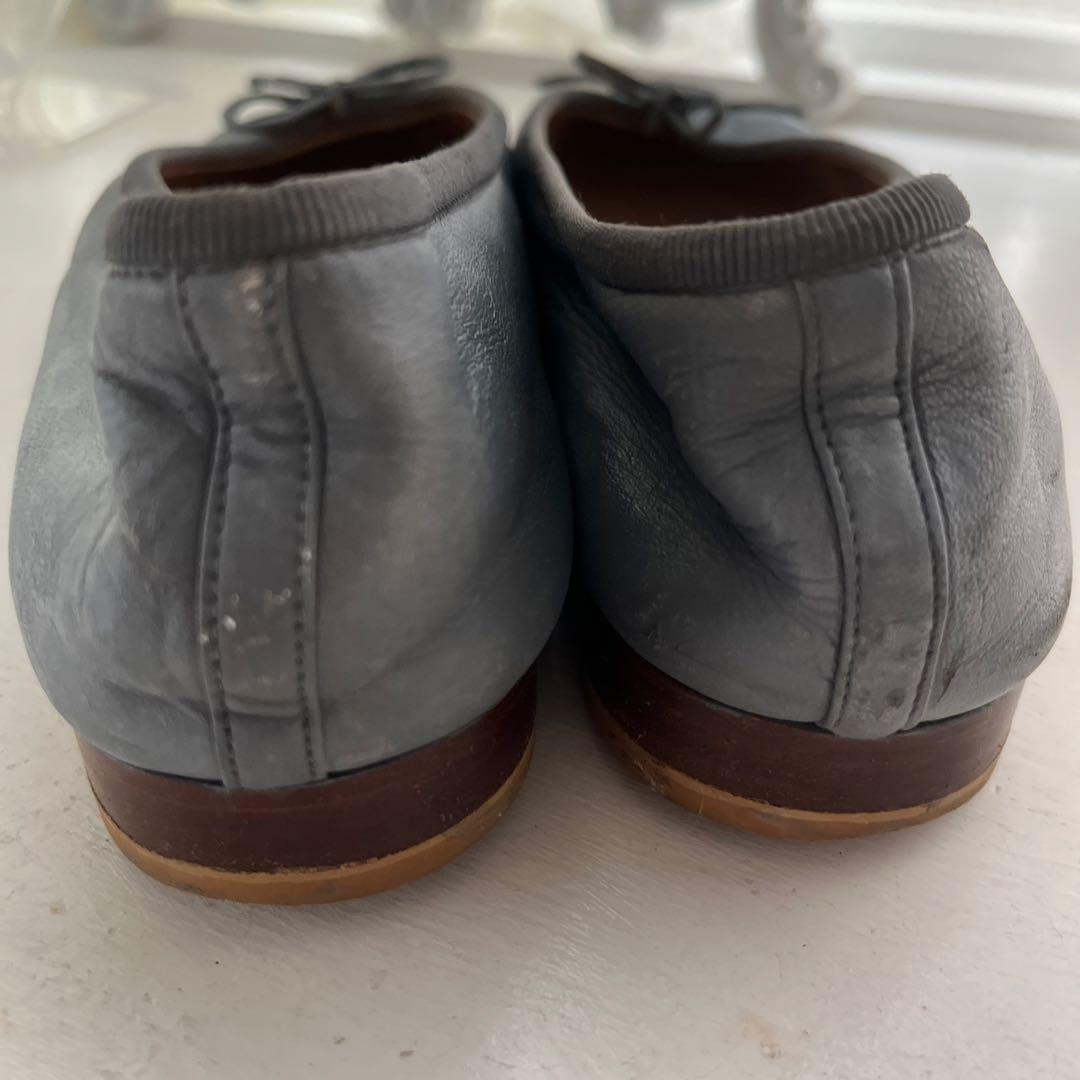 CHANEL グレー フラットシューズ
