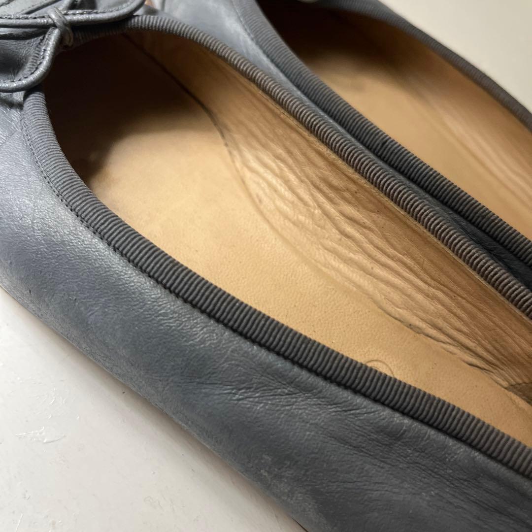 CHANEL グレー フラットシューズ