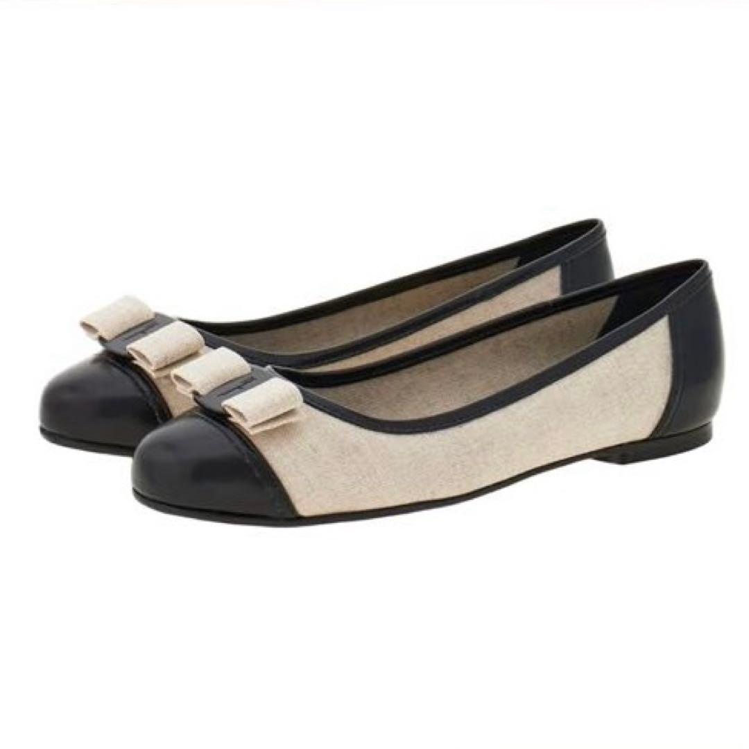 Ferragamo ベージュと黒 バレエフラットシューズ
