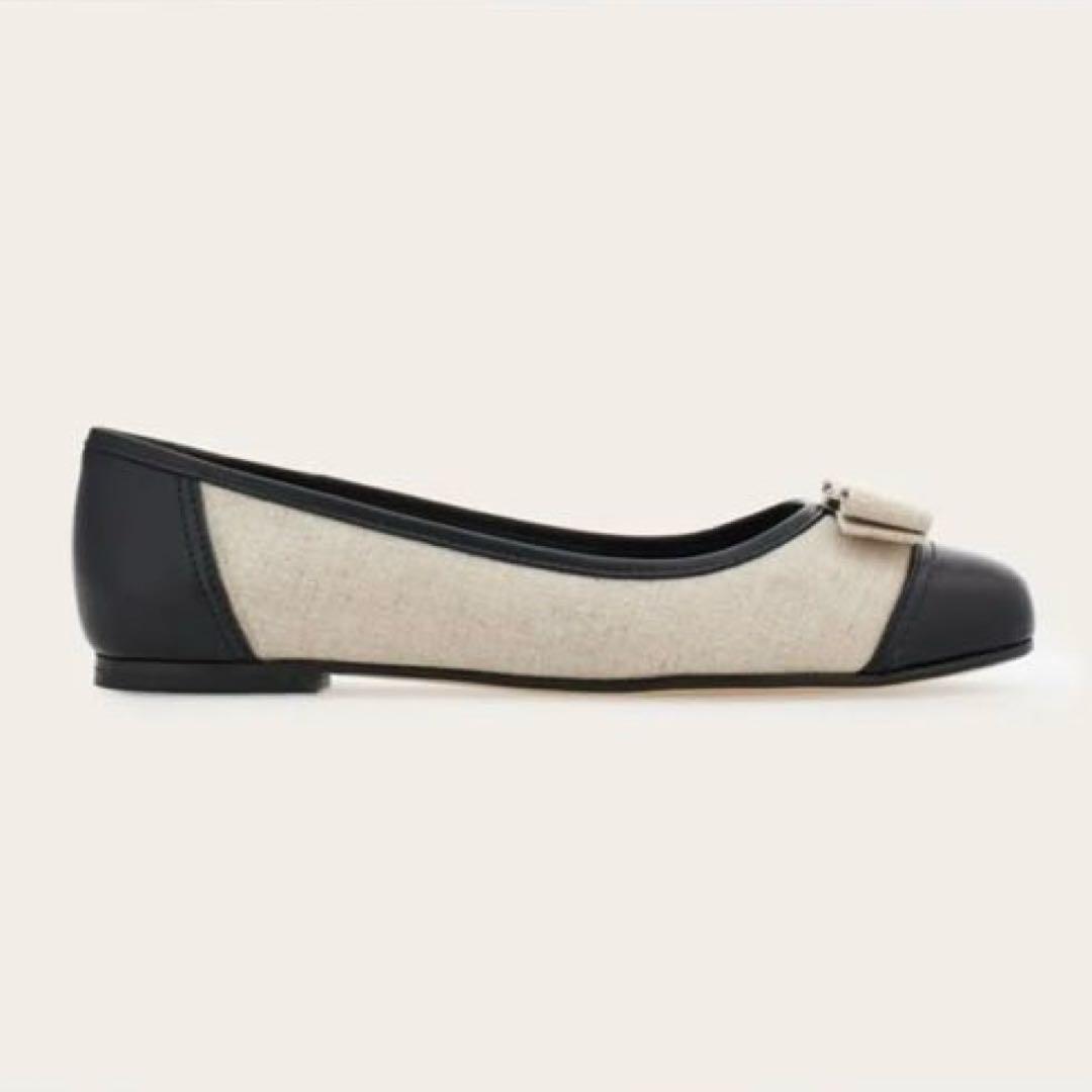 Ferragamo ベージュと黒 バレエフラットシューズ
