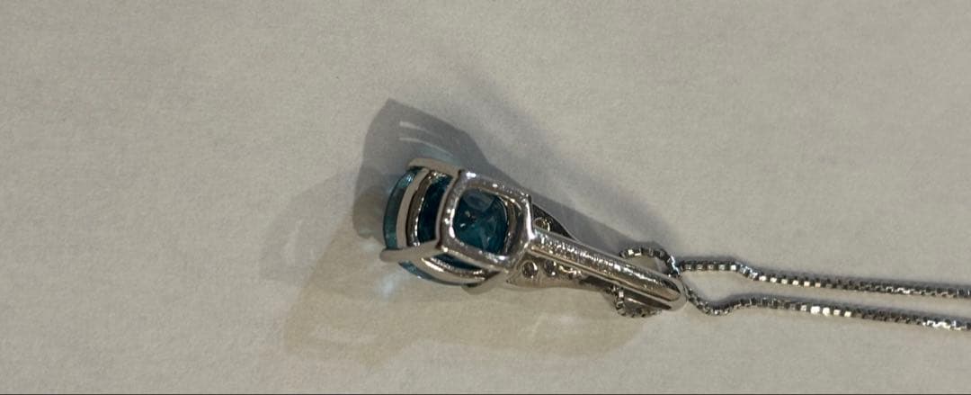 ブルージルコン（2.280ct）プラチナネックレス