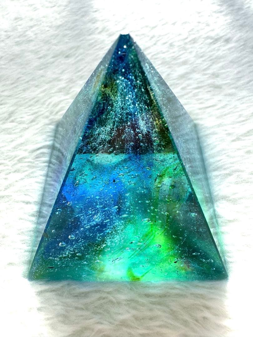 aya103 シエラネバダ産 アンダラクリスタル ピラミッド大 ブルー系