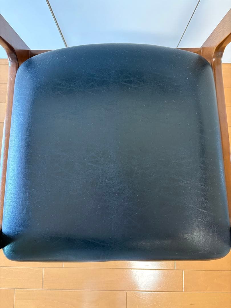 カリモク60 ダイニングチェア黒