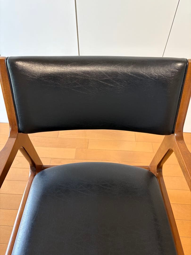 カリモク60 ダイニングチェア黒