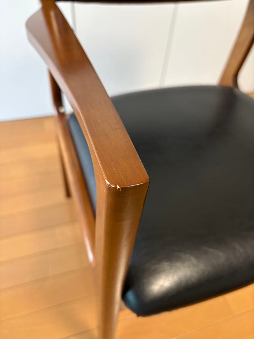 カリモク60 ダイニングチェア黒