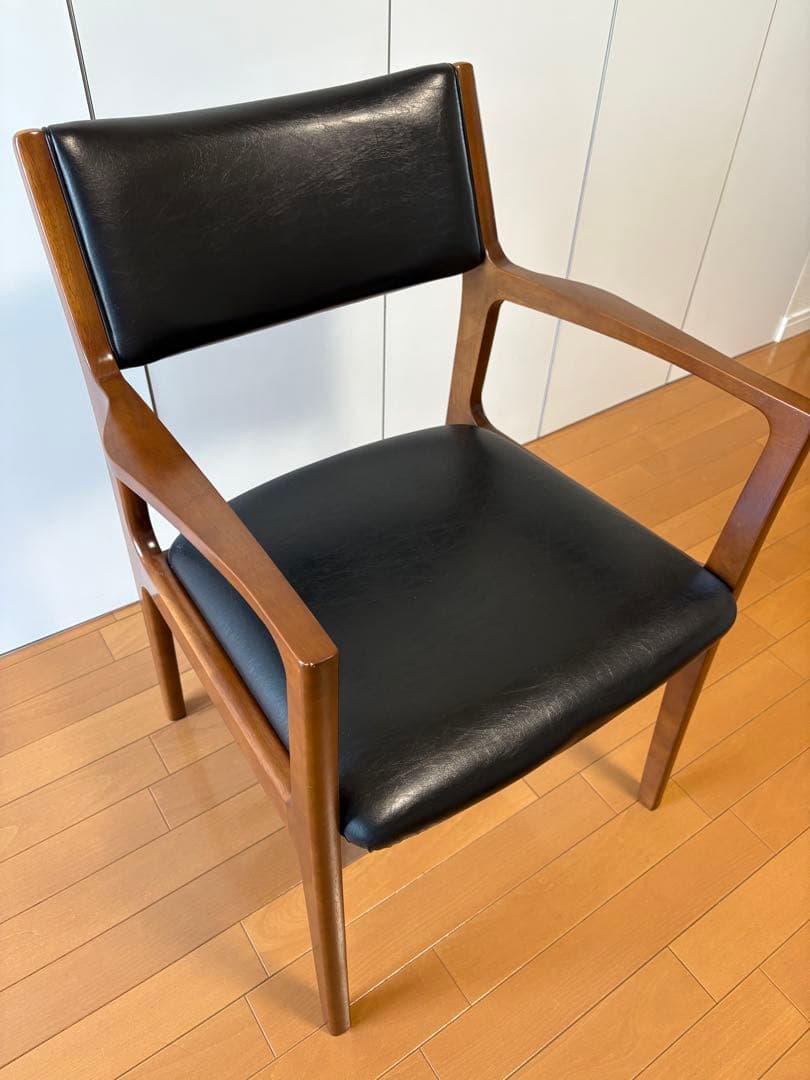 カリモク60 ダイニングチェア黒