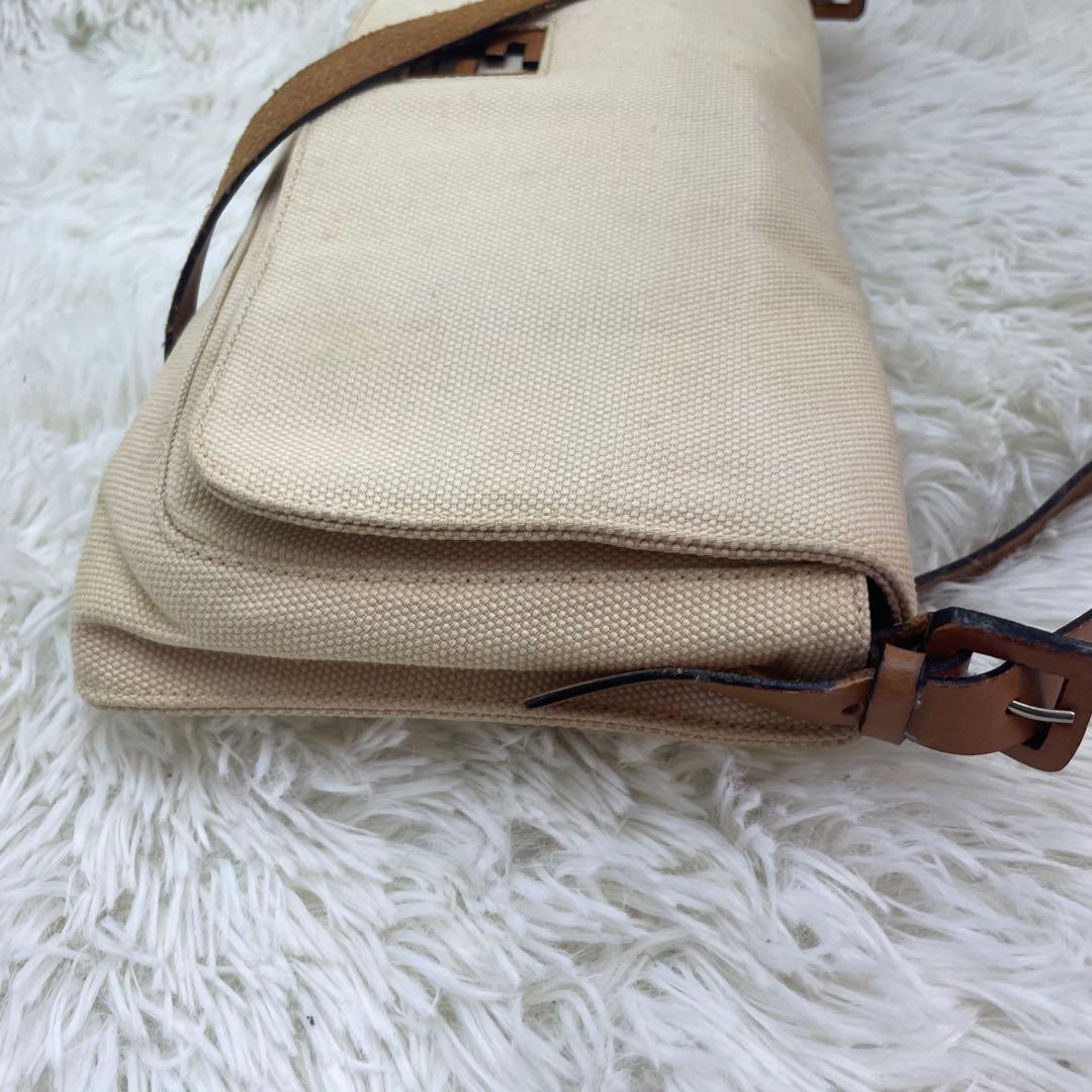 フェンディ ショルダーバッグ キャンバス アイボリー FFロゴ