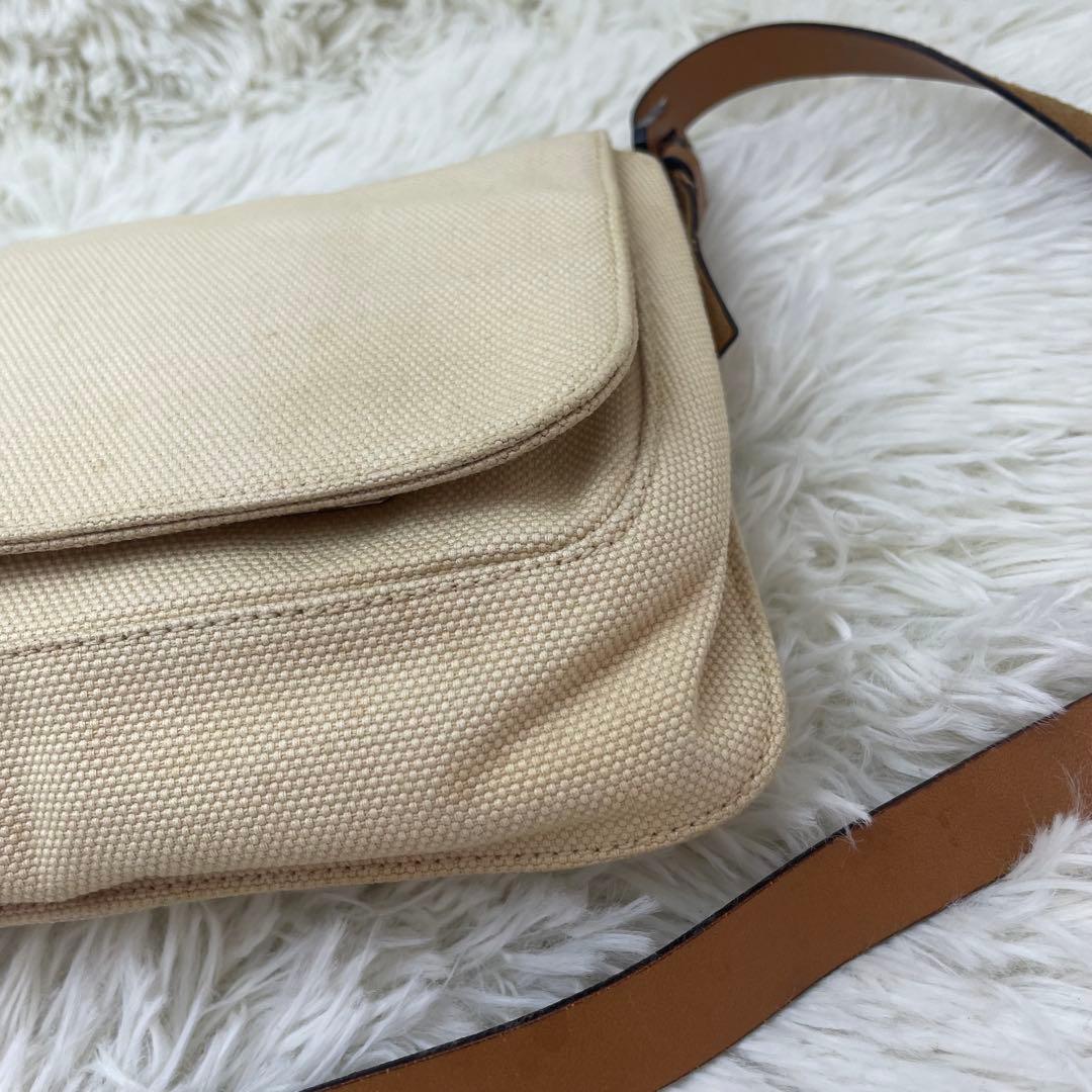 フェンディ ショルダーバッグ キャンバス アイボリー FFロゴ