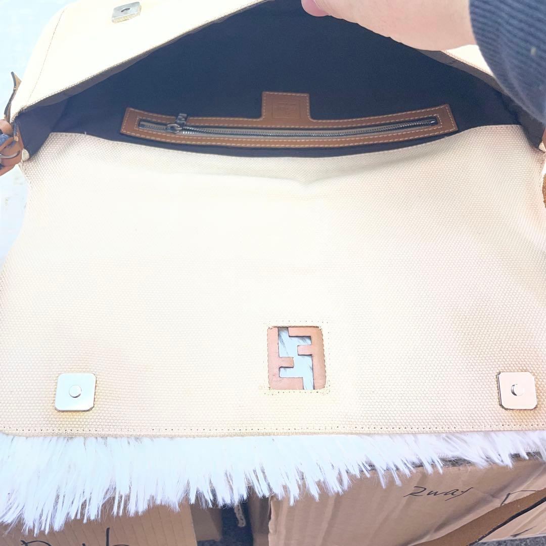 フェンディ ショルダーバッグ キャンバス アイボリー FFロゴ