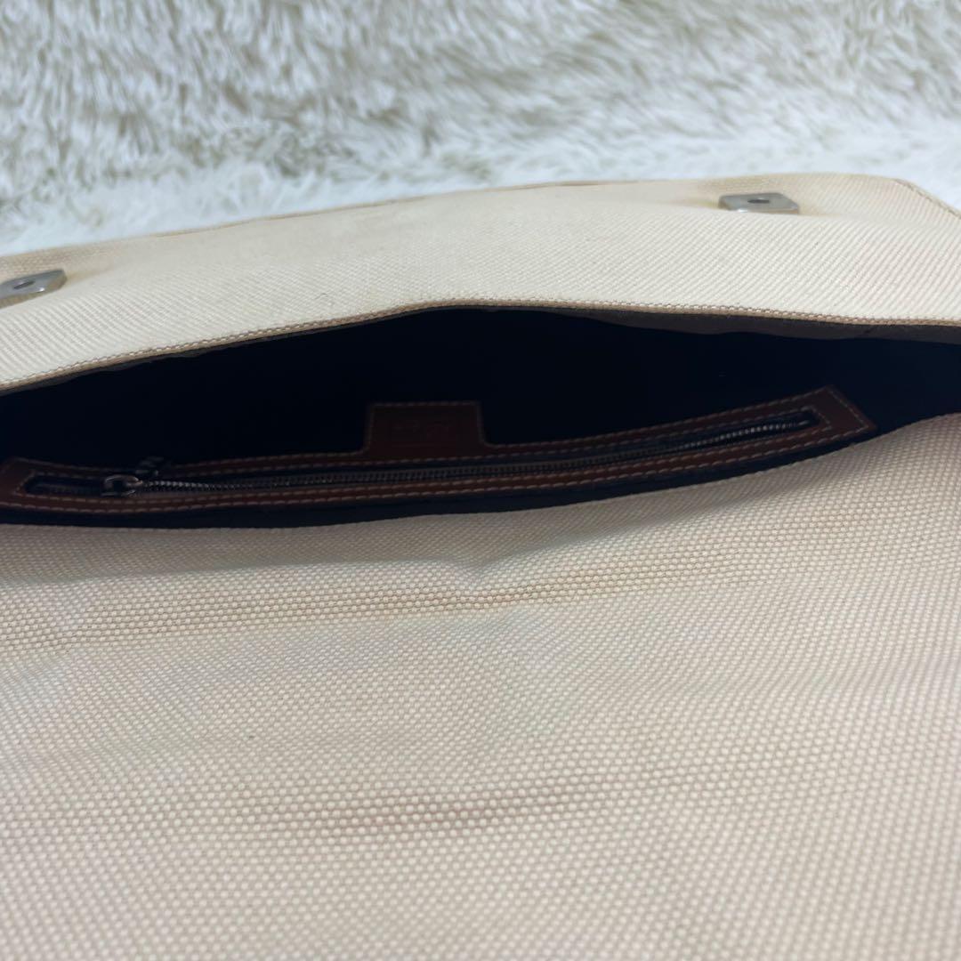 フェンディ ショルダーバッグ キャンバス アイボリー FFロゴ