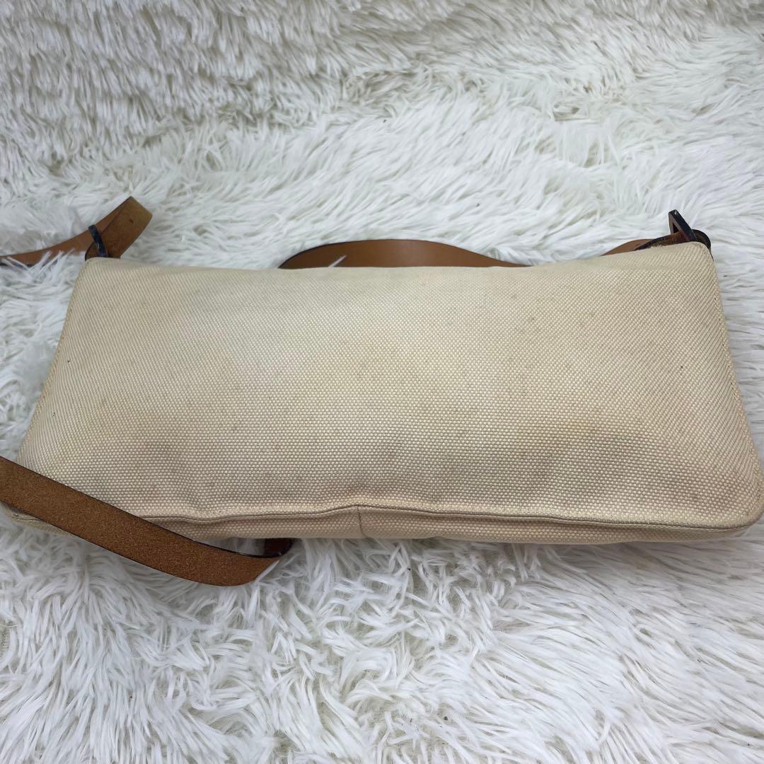 フェンディ ショルダーバッグ キャンバス アイボリー FFロゴ