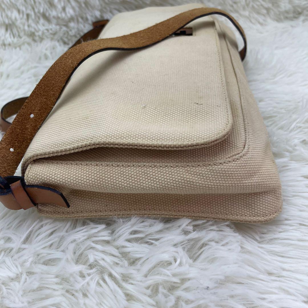 フェンディ ショルダーバッグ キャンバス アイボリー FFロゴ