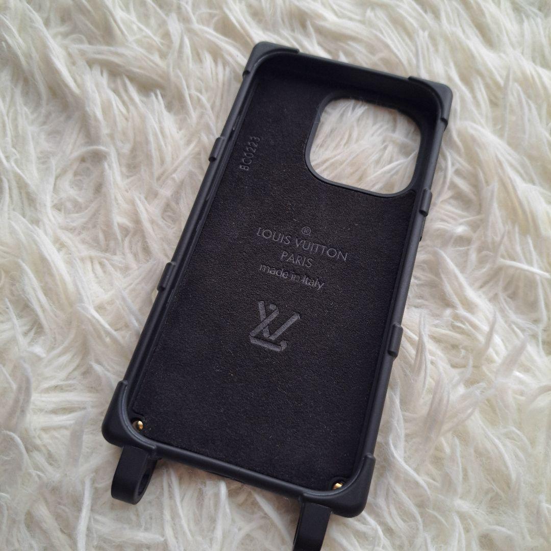 【LOUIS VUITTON】iPhone14PROモノグラムエンボスリトランク