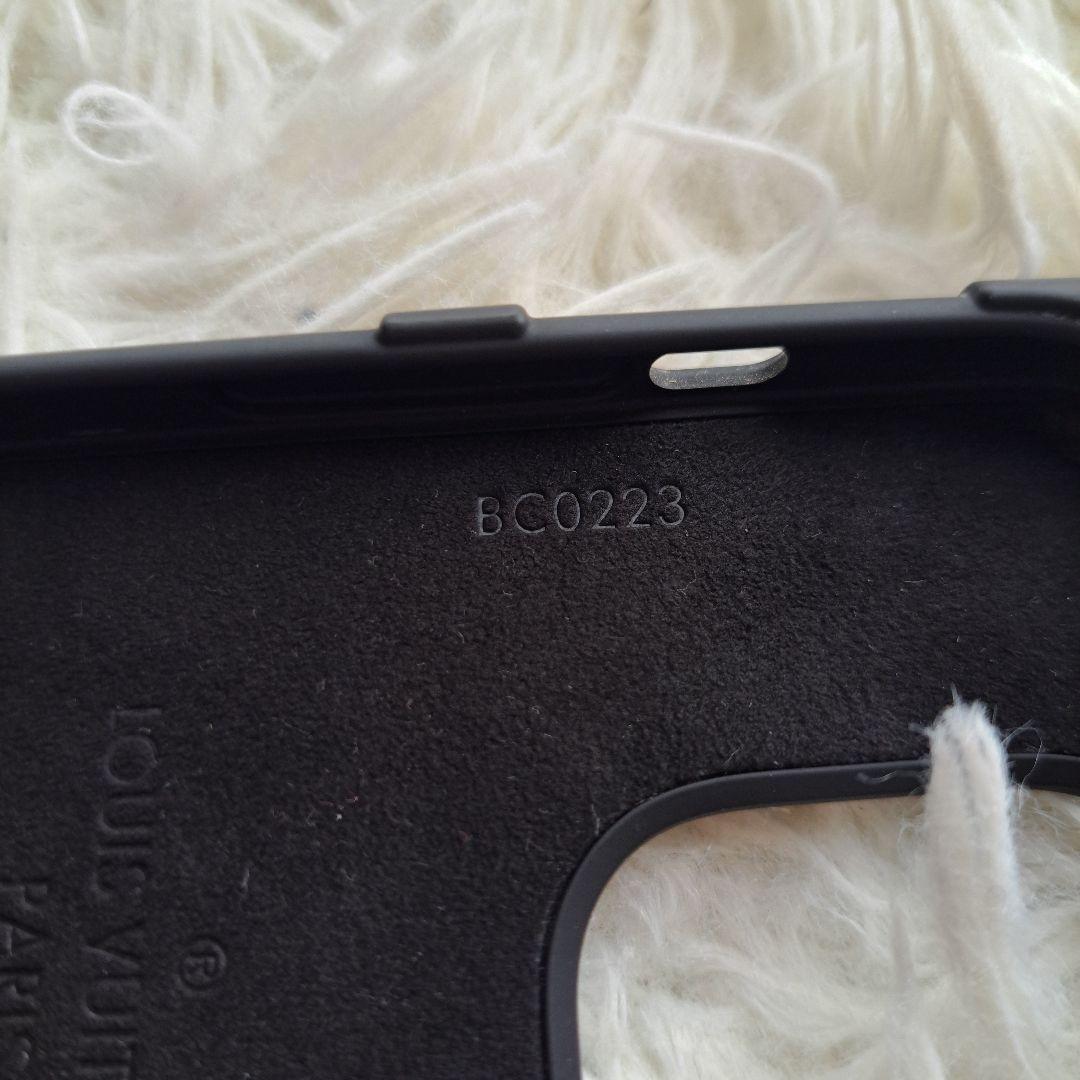 【LOUIS VUITTON】iPhone14PROモノグラムエンボスリトランク