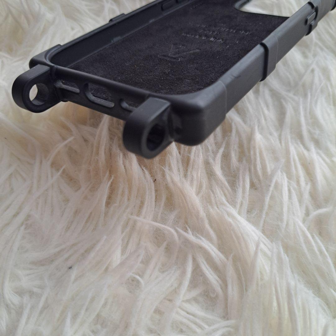 【LOUIS VUITTON】iPhone14PROモノグラムエンボスリトランク
