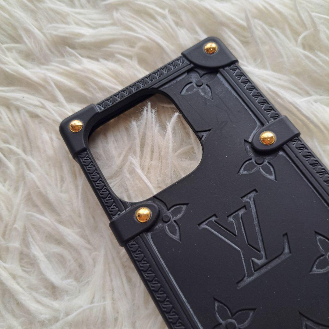 【LOUIS VUITTON】iPhone14PROモノグラムエンボスリトランク