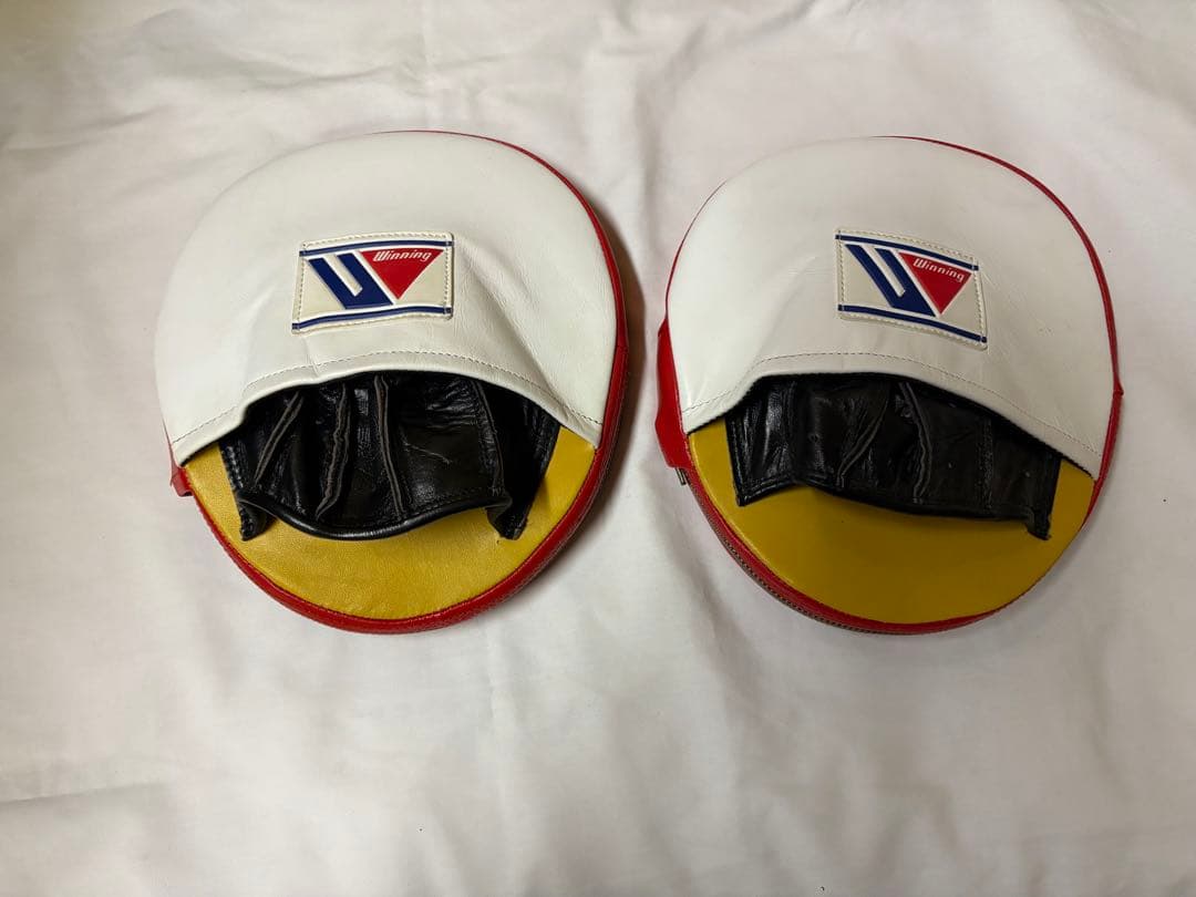 Winning パンチングミット 青/赤/白/黄