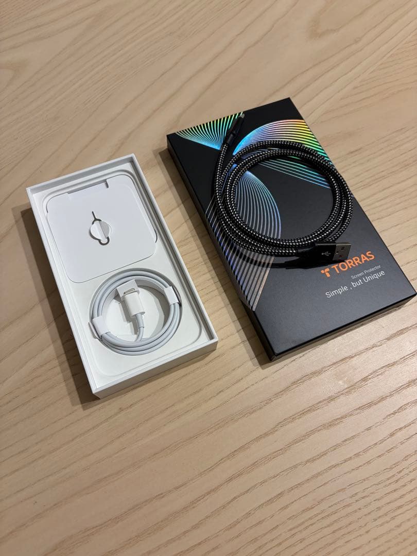 iPhone13 SIMフリー 128GB ブルー　箱、ケース等、付属品あり