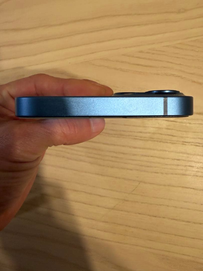 iPhone13 SIMフリー 128GB ブルー　箱、ケース等、付属品あり