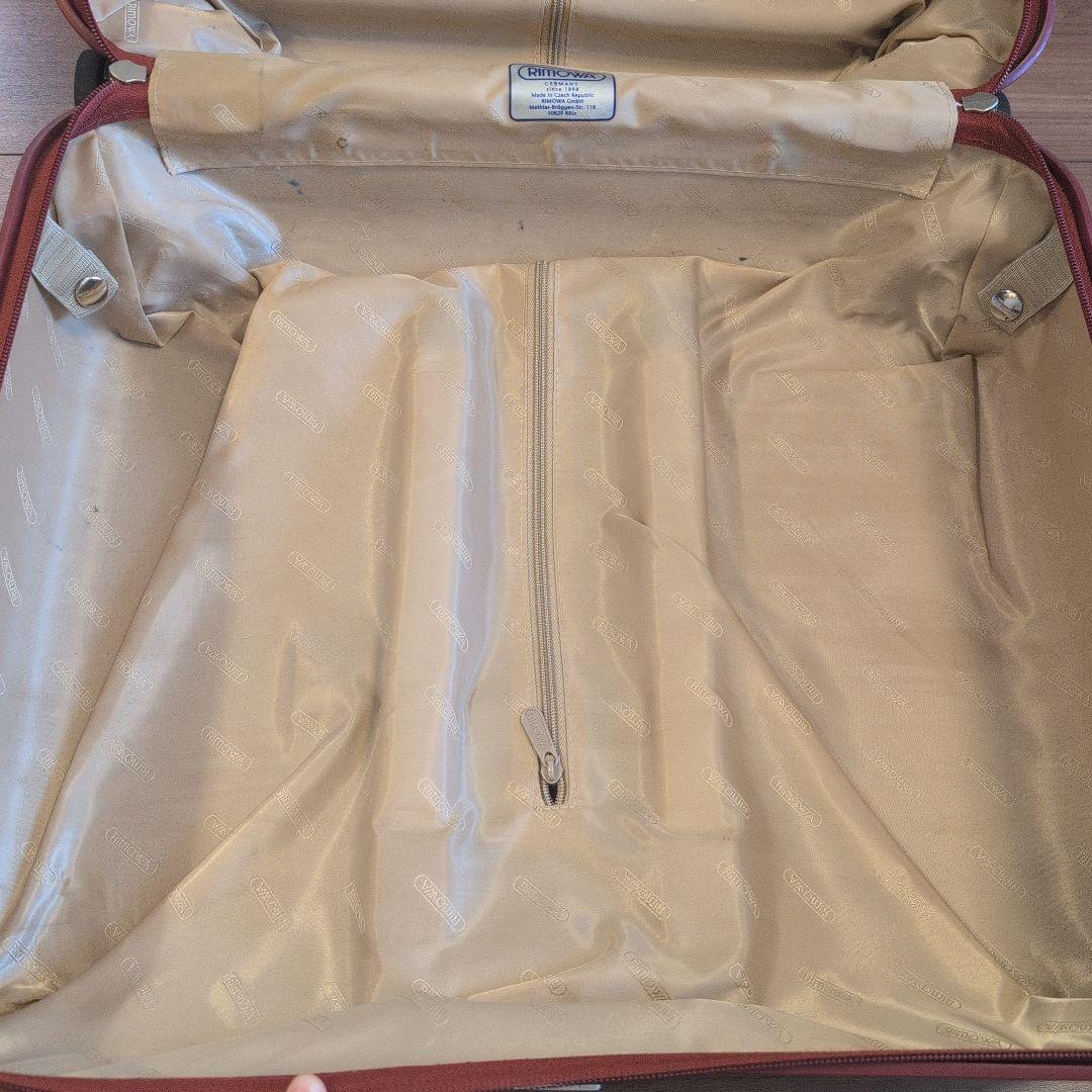 RIMOWA 赤 キャリーケース　サルサデラックス　四輪