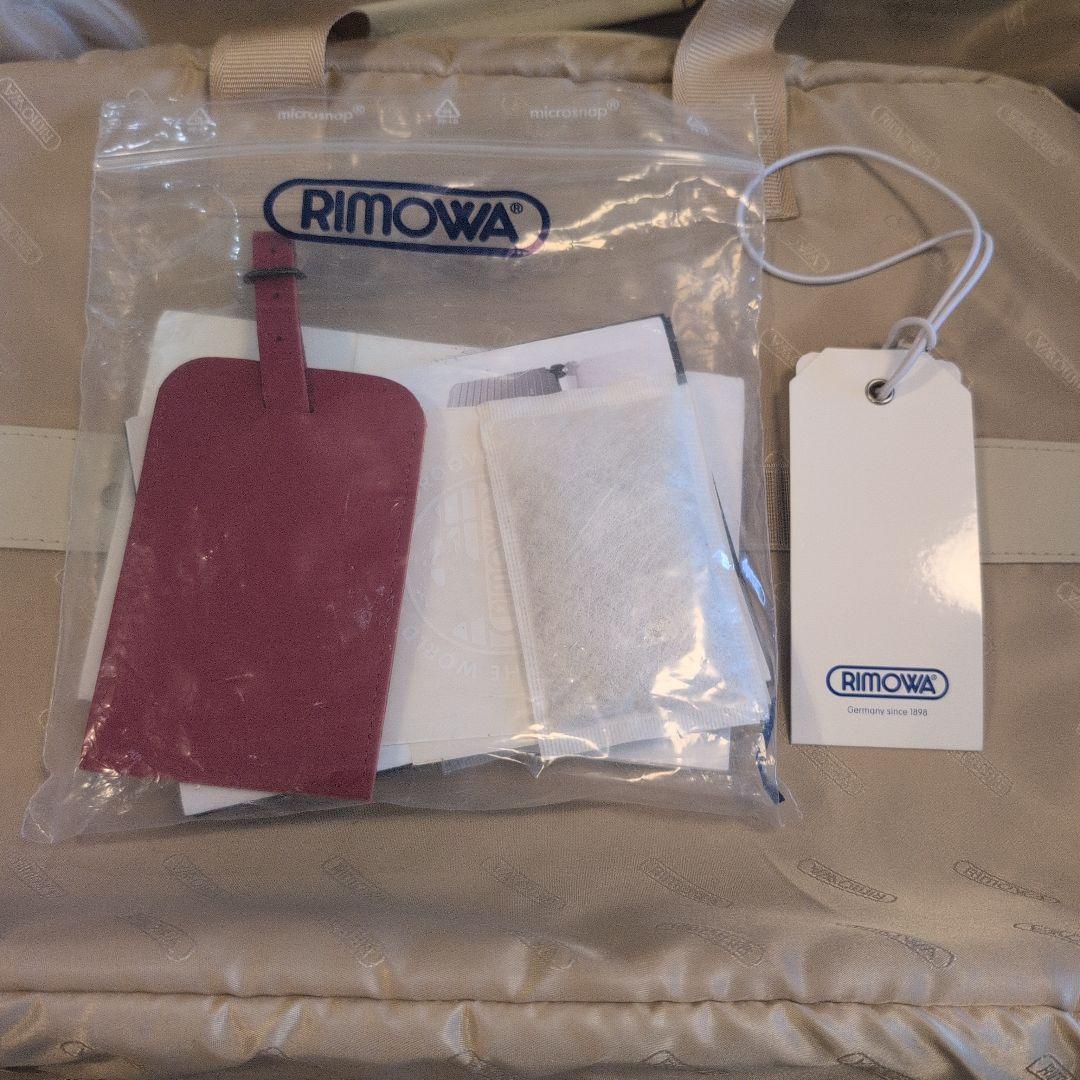 RIMOWA 赤 キャリーケース　サルサデラックス　四輪