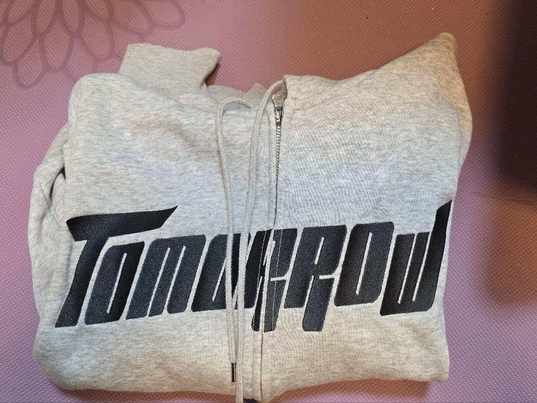 【ななし】TXT ACT:TOMORROW フーディ　Lサイズ