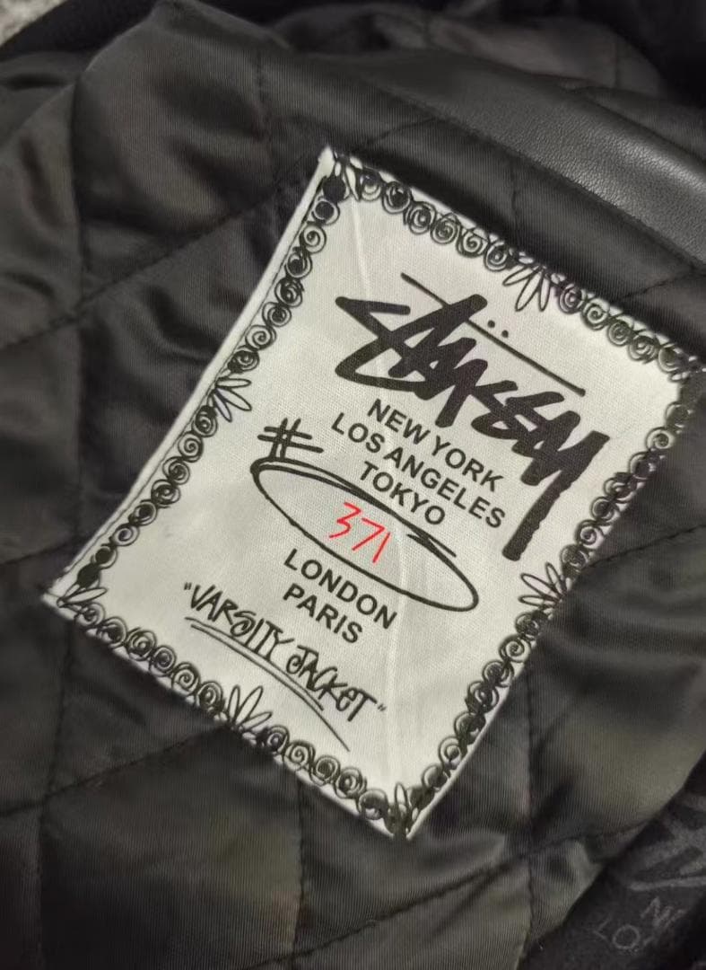 希少Stussy 25thブラック・レザー・スタジャン