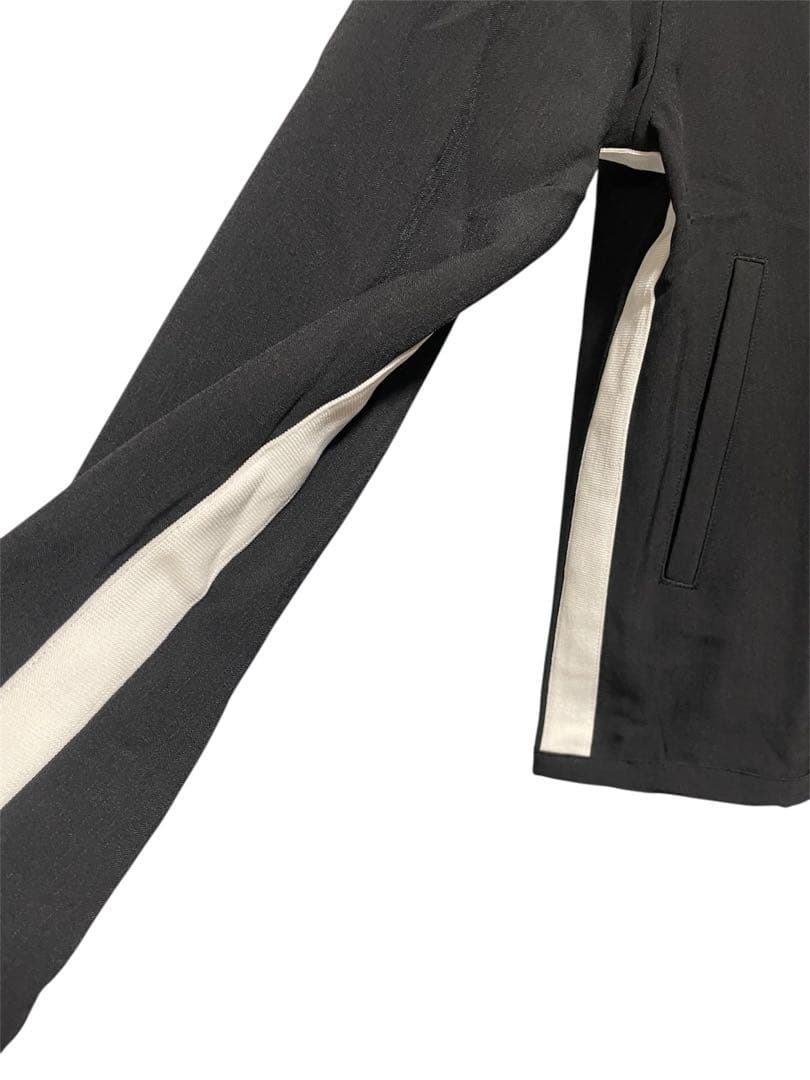 新品　muta フード付きブラックジャケット 定価24200円