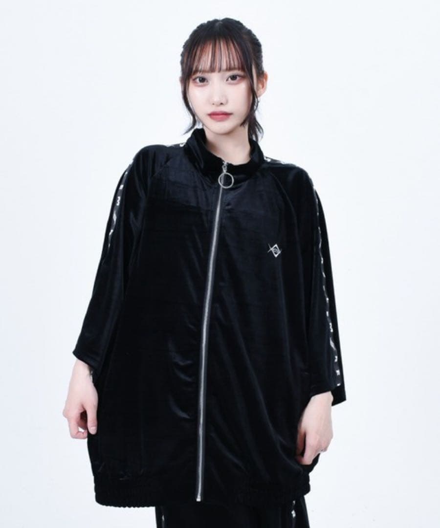 『REFLEM/レフレム』ベロアジャージ