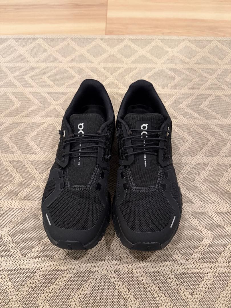 On running Cloud 6ブラック　23cm W6