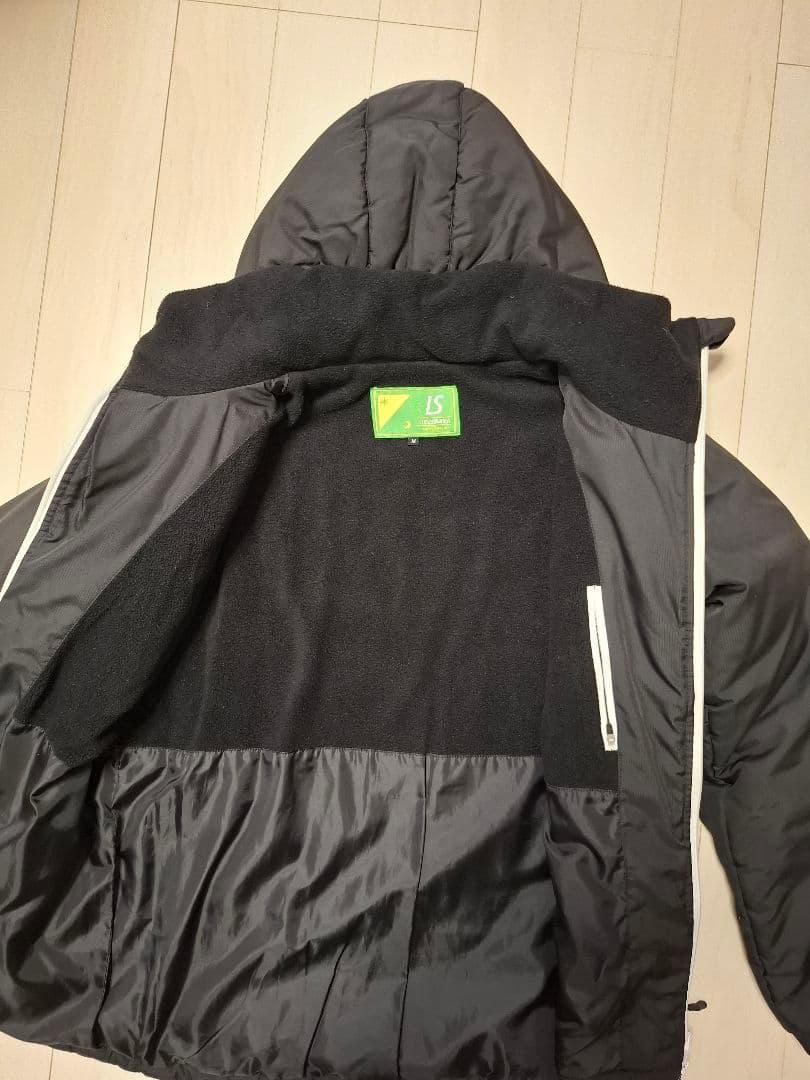 LUZ e SOMBRA フード付きアウター黒色Mサイズ