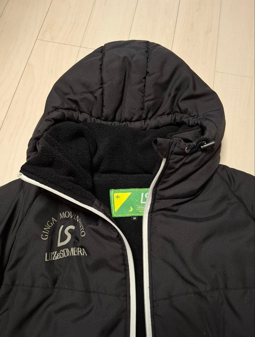 LUZ e SOMBRA フード付きアウター黒色Mサイズ