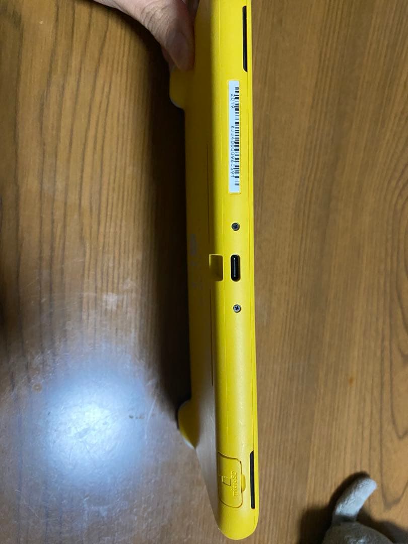 ニンテンドー　Switchライト　黄色　Switch