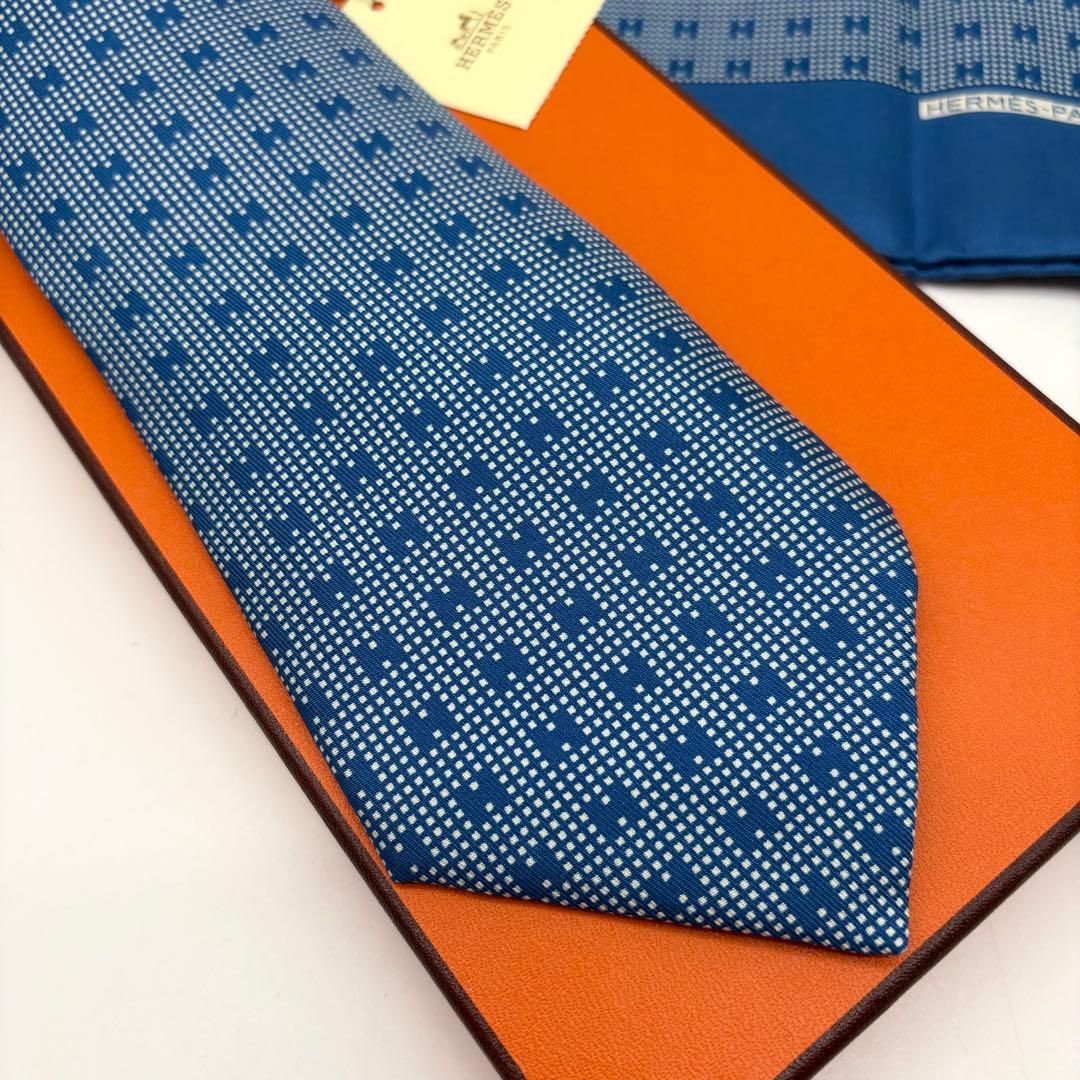 【未使用保管品 タグ付き】エルメス ファソネ ネクタイ H総柄 ハンカチ付 青