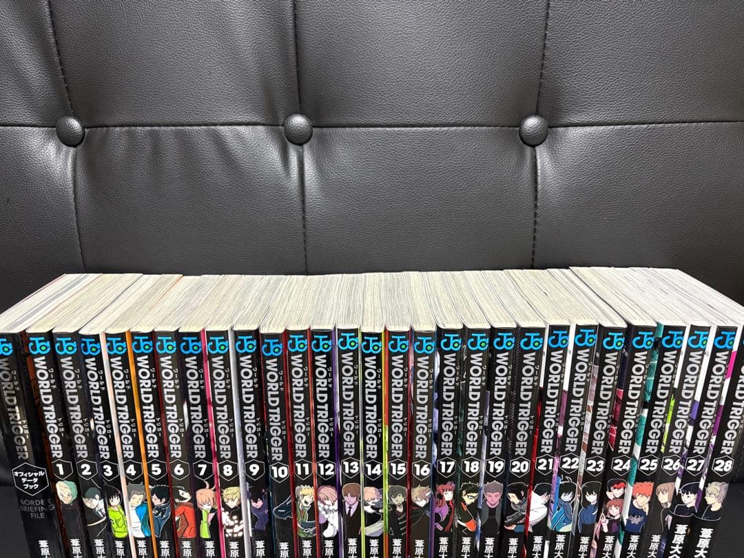 ワールドトリガー 1〜28巻既刊全巻+オフィシャルデータブック セット
